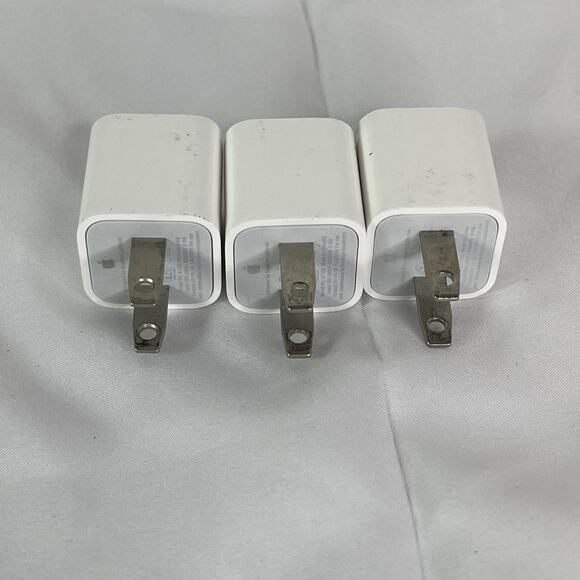 Apple USB-based Power adapter Charge iPhone iPad iPod Model A1385, Set Of 3 - Picture 1 of 9